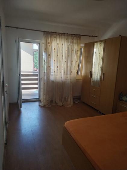 Apartament de închiriat cu 2 camere, etaj 1, loc de parcare - 3
