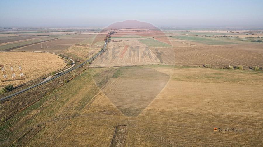 Teren agricol intravilan de 39016 mp, în Exterior Nord