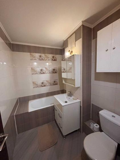 Apartament cu 2 camere decomandat în Craiovița Nouă