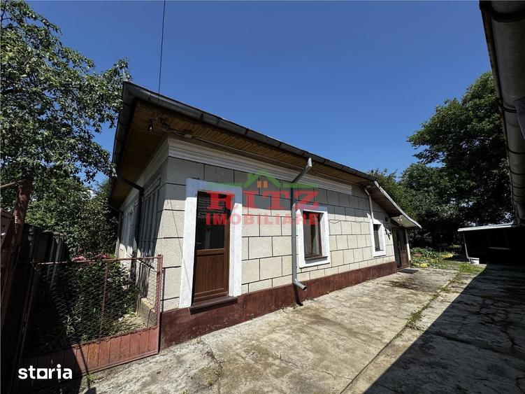 Casă cu 4 camere cu Teren 2437 Mp în Osica de Sus