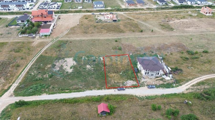 Teren Construcții intravilan de 800 mp, în Sânmartin