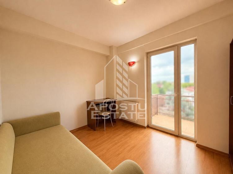 Apartament cu 3 camere decomandat, mobilat în Aradului