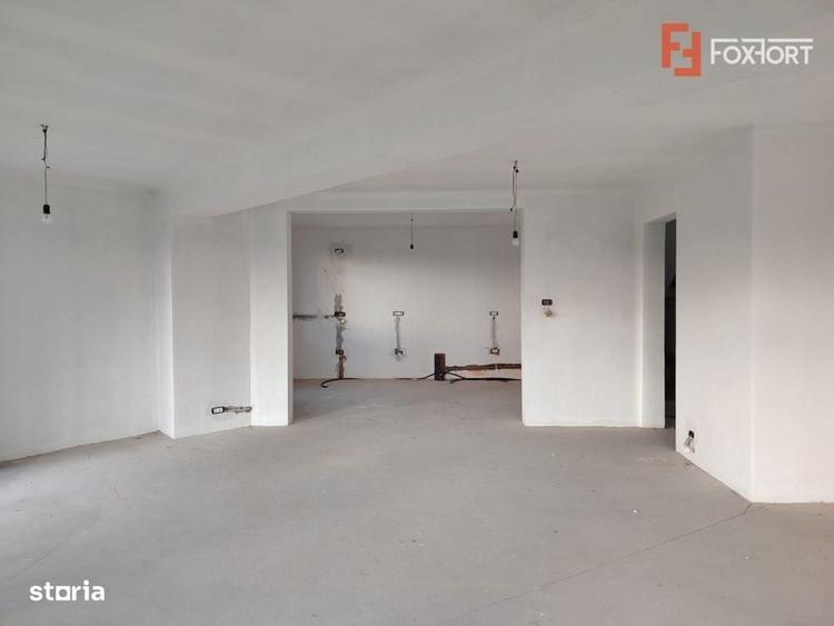 Casă cu 4 camere în Sânandrei