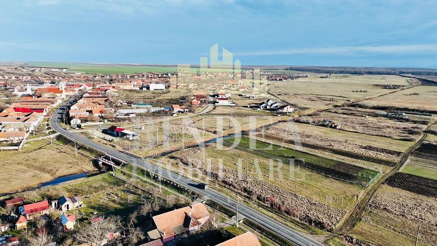 Teren Construcții intravilan de 1500 mp, în Pișchia