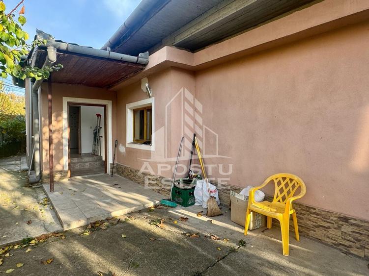 Casă individuală cu 3 camere cu Canalizare în Plopi