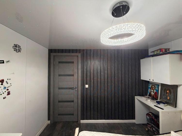 Apartament cu 3 camere decomandat, mobilat în Mazepa 1