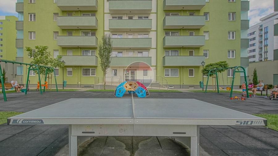 Apartament cu 2 camere semidecomandat, mobilat în Tractorul