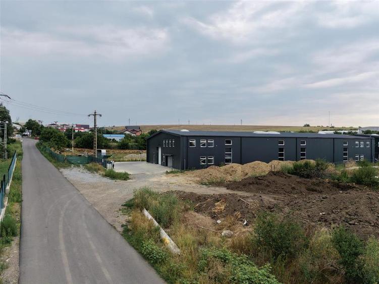 Spațiu industrial, de 1,250 mp, în Exterior Vest