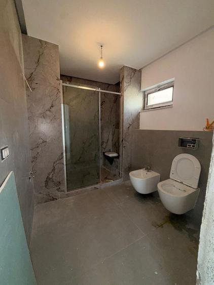 Casă cu 4 camere în Popoveni
