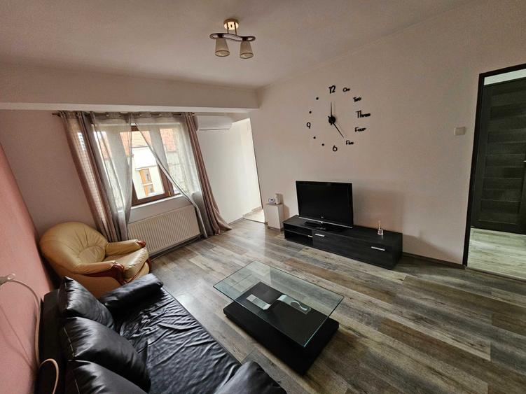 Apartament cu 2 camere decomandat în Ultracentral