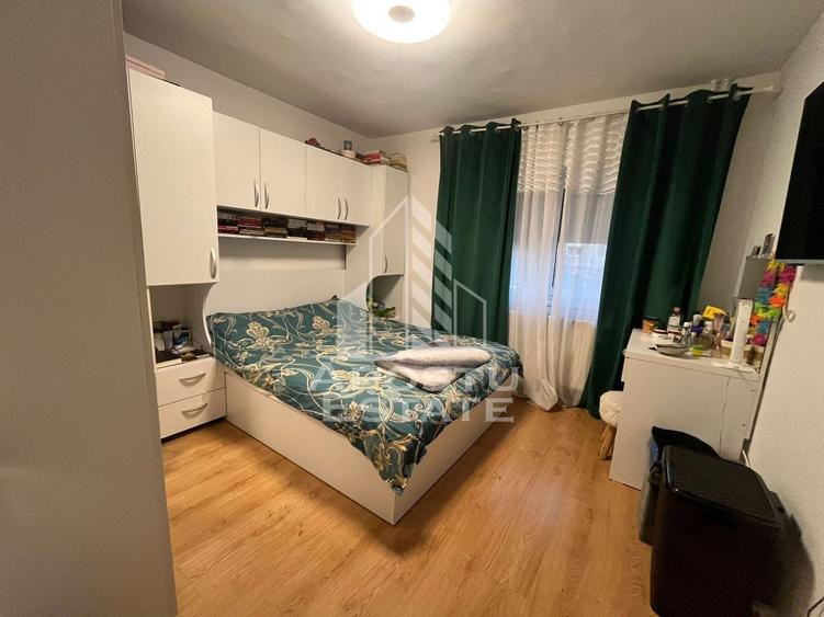 Apartament cu 4 camere, 2 bai, etaj intermediar, zona Soarelui - 1