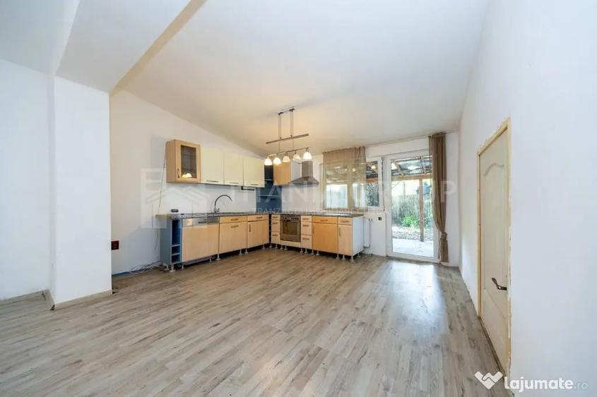 Casă cu 3 camere cu Teren 2200 Mp în Centură
