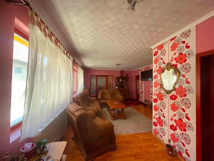 Casă cu 3 camere cu Teren 426 Mp în Central