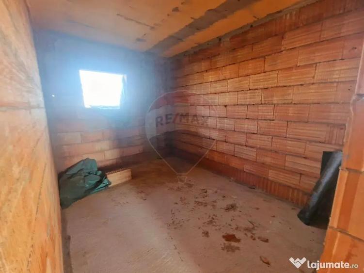 Casa si 74000 metri patrati teren - 6