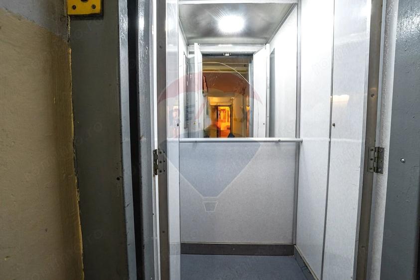 Apartament cu 4 camere decomandat în Răcădău