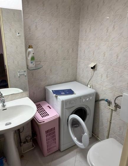 Apartament cu 4 camere decomandat, mobilat în Plopilor