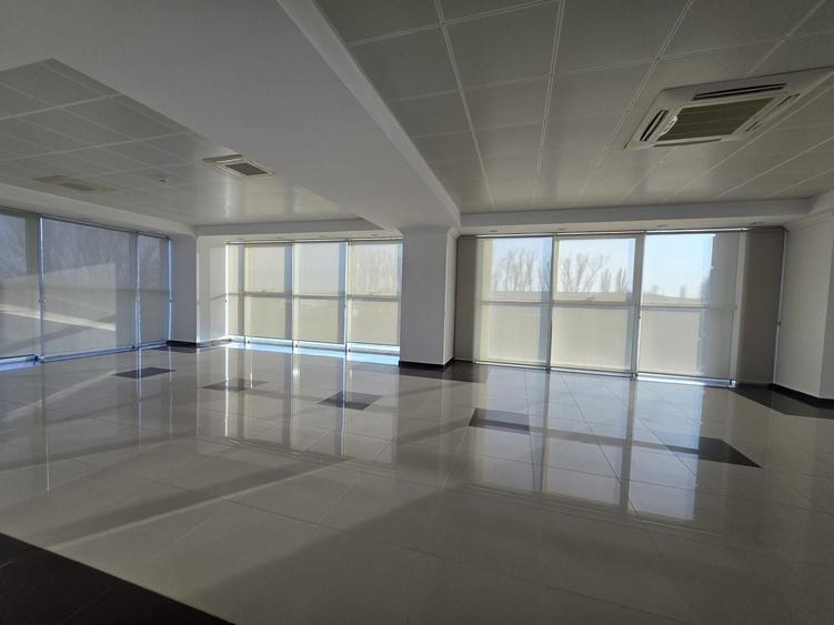 Spațiu comercial, de 3,500 mp, în Vitan-Bârzești