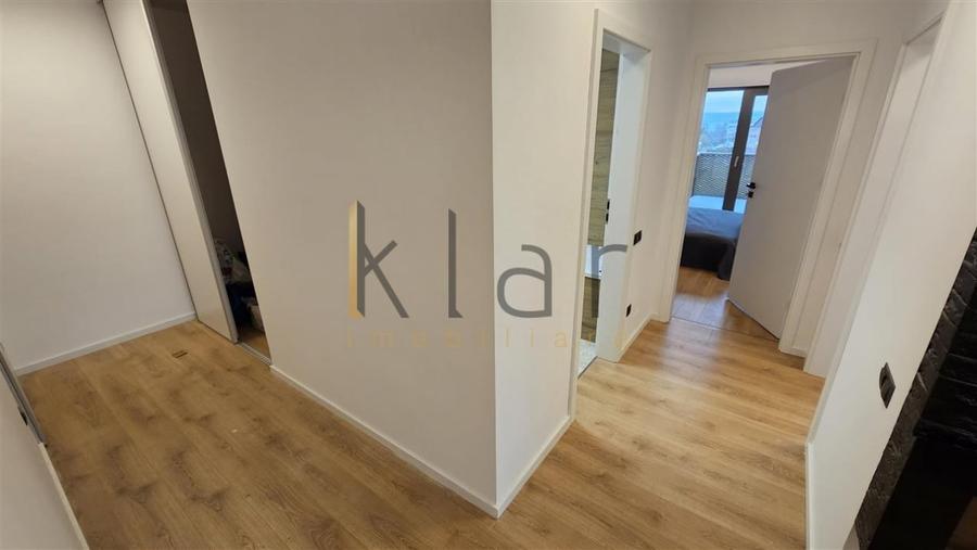 Apartament cu 3 camere semidecomandat, mobilat în Zorilor