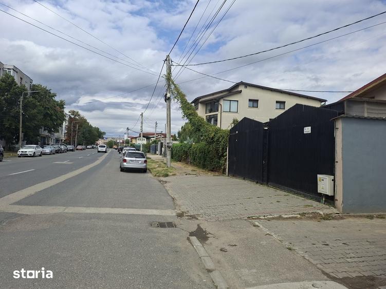 Casă cu 8 camere cu Teren 410 Mp în Central
