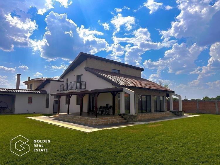 Casă individuală cu 5 camere cu Canalizare în Livada
