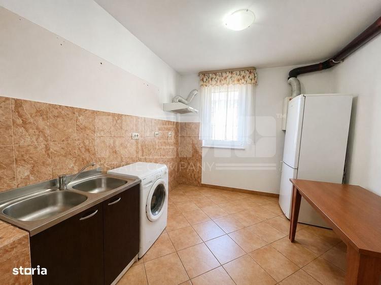 Apartament cu 3 camere decomandat în Vicovu de Sus