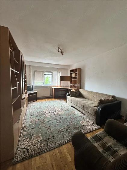 Apartament cu 2 camere decomandat în Liliacului
