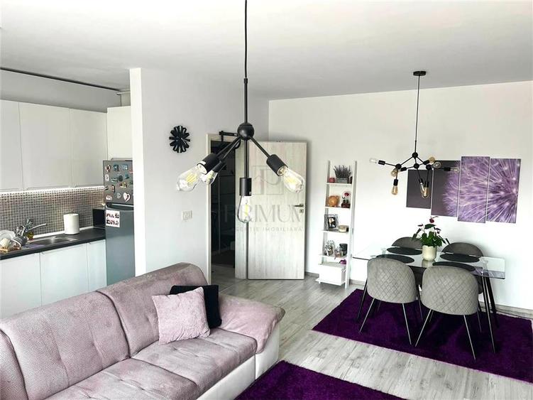 Apartament cu 3 camere decomandat, mobilat în Aradului