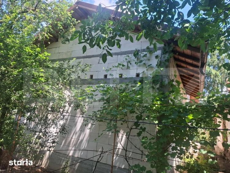 Casă cu 5 camere cu Teren 2100 Mp în Produlești