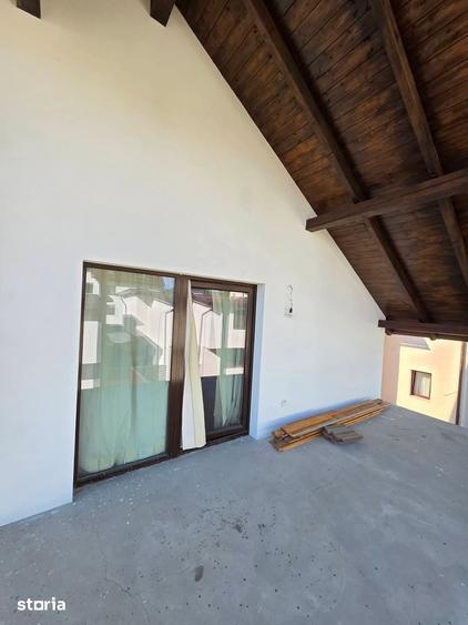 Casă cu 5 camere cu Teren 311 Mp în Central