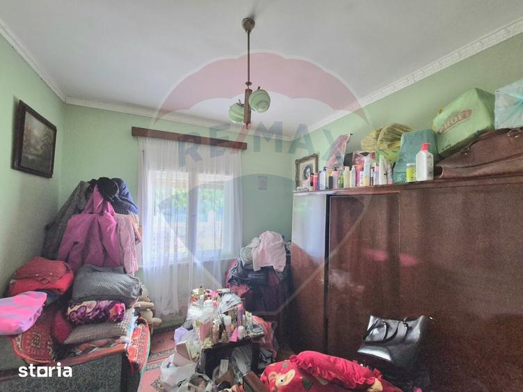 Casă cu 3 camere cu Teren 1100 Mp în Pârneava