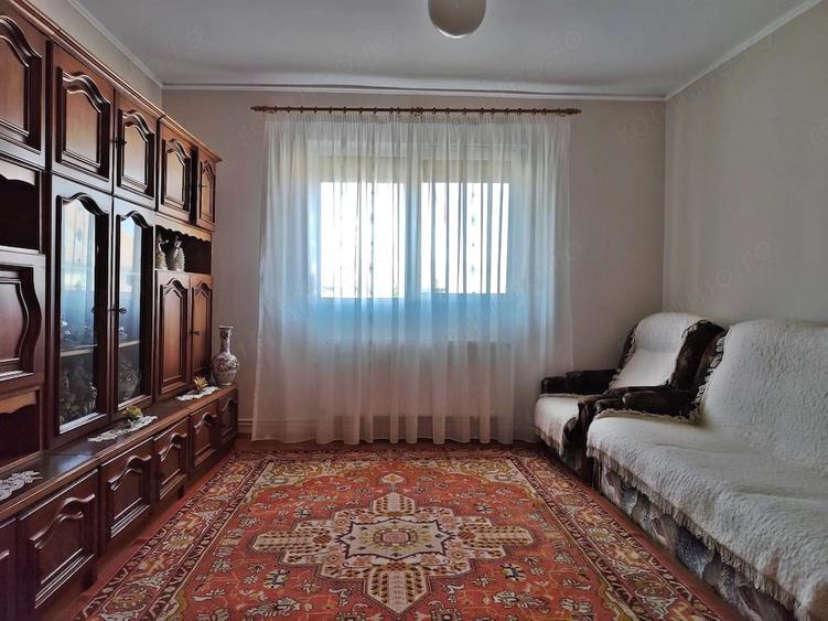 Casă cu 2 camere cu Teren 2826 Mp în Saca