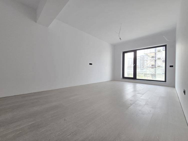 Apartament cu 4 camere decomandat în Titan