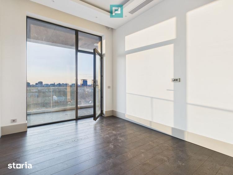 Apartament cu 4 camere decomandat în Tei