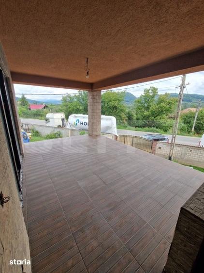 Casă cu 4 camere cu Teren 2360 Mp în Voinești