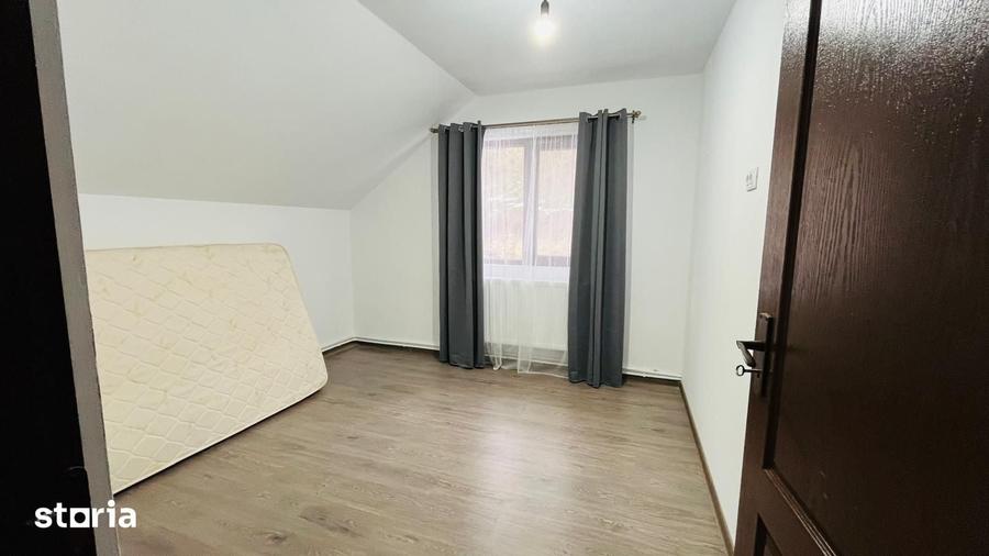 Casă cu 6 camere cu Teren 712 Mp în Central