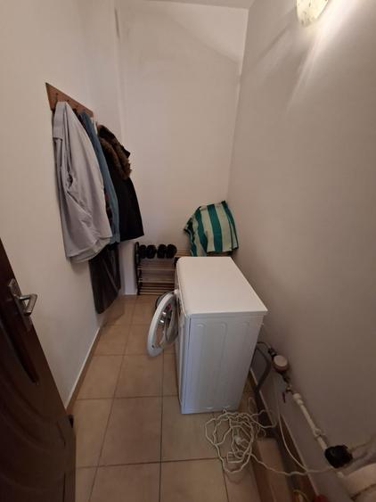 Apartament cu 4 camere decomandat, mobilat în Dacia