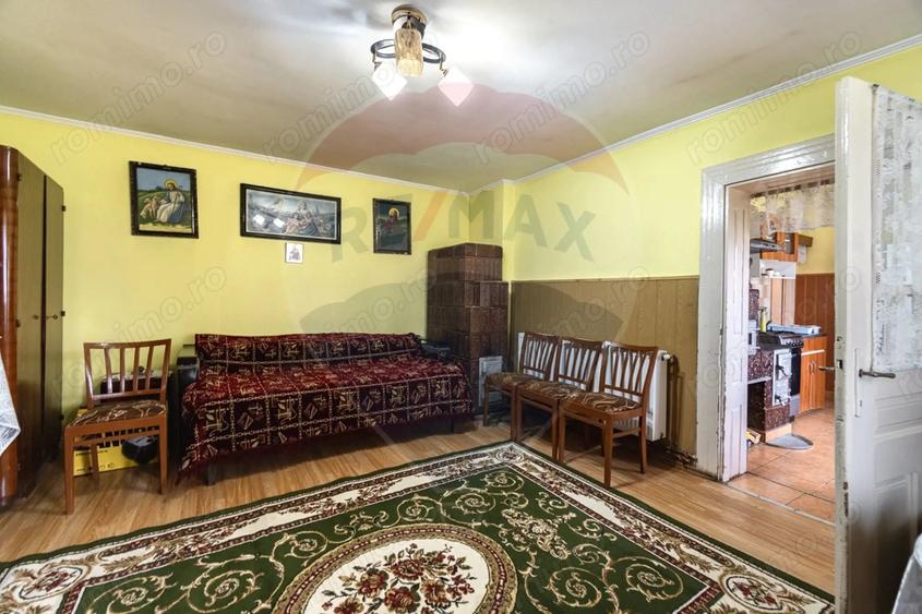 Casă cu Teren 1068 Mp în Perșani