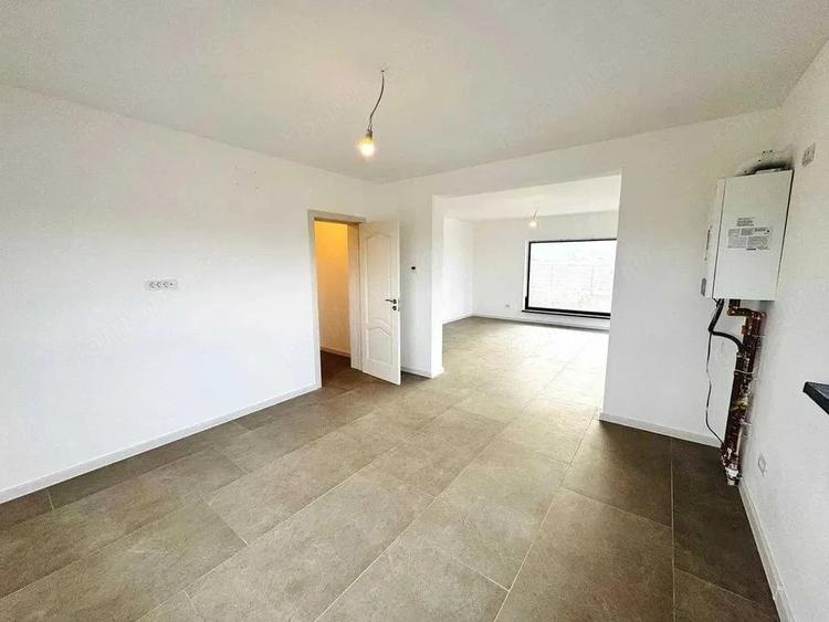 Casă cu 4 camere cu Teren 500 Mp în Central
