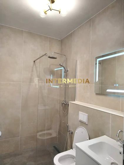 Apartament cu 3 camere decomandat, mobilat în Cetate