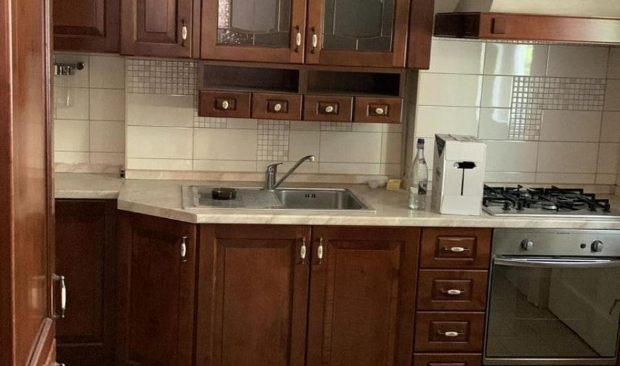 Casă cu 9 camere cu Garaj în Universitate