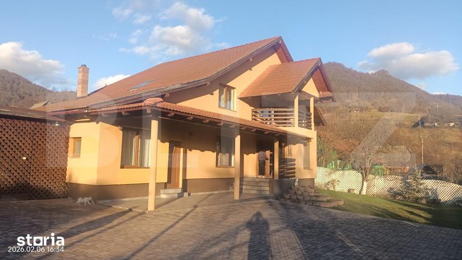 Casă cu 5 camere cu Teren 800 Mp în Ibănești