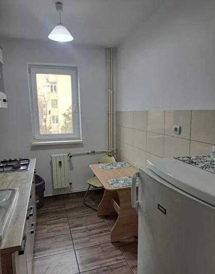 Apartament cu 2 camere semidecomandat, mobilat în Tomis Nord