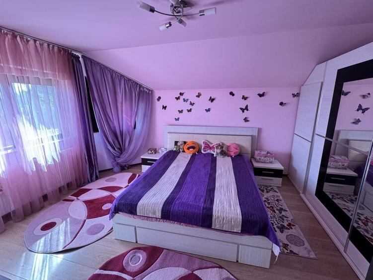 Casă cu 4 camere în Sântandrei