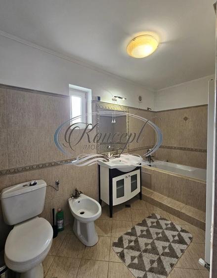 Casă cu 5 camere cu Teren 157 Mp în Florești