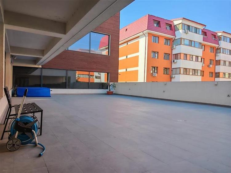 Spațiu comercial, de 183 mp, în Central