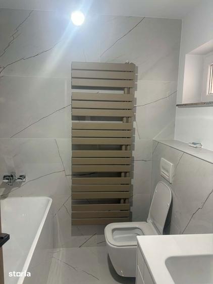 Apartament cu 3 camere decomandat în Astra