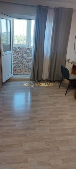 Apartament cu 3 camere decomandat, mobilat în P-ța Muncii