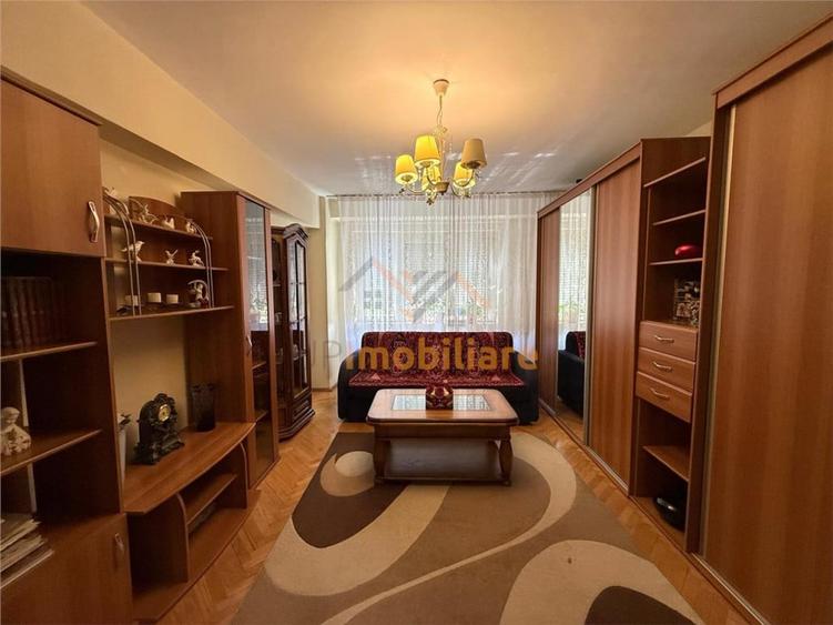 Apartament cu 3 camere decomandat în Lotus
