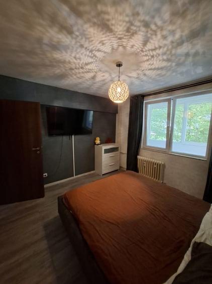 Apartament cu 2 camere semidecomandat în Berceni