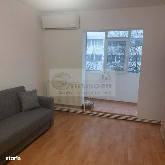Apartament cu 3 camere semidecomandat, mobilat în Mircea cel Bătrân